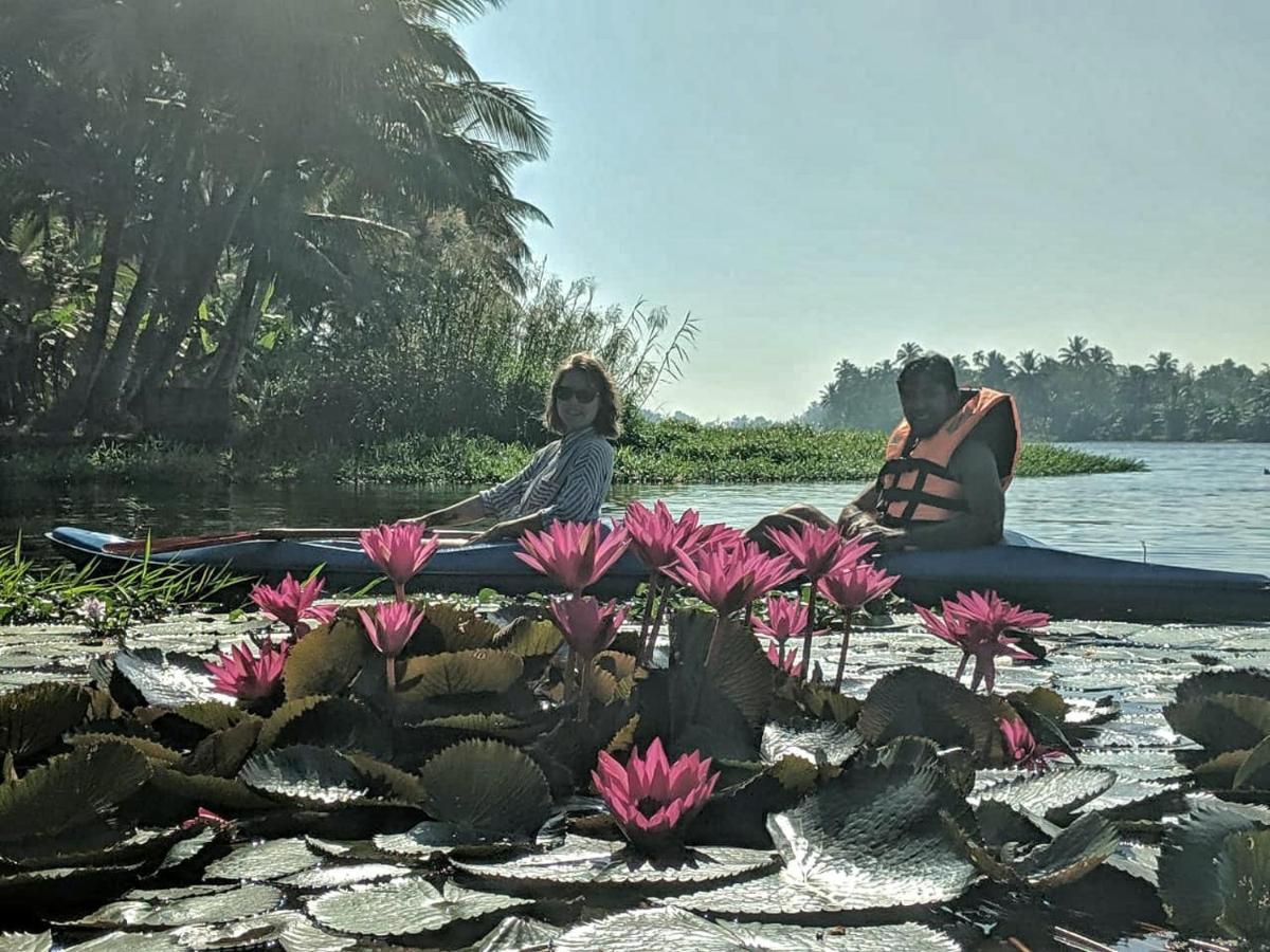 Sunsets And Palm Trees Alappuzha Exterior foto