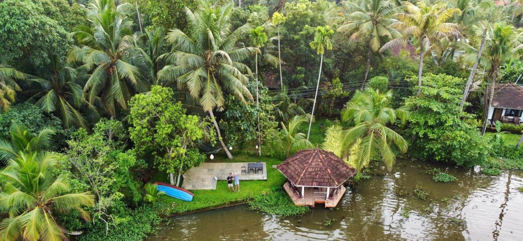 Sunsets And Palm Trees Alappuzha Exterior foto