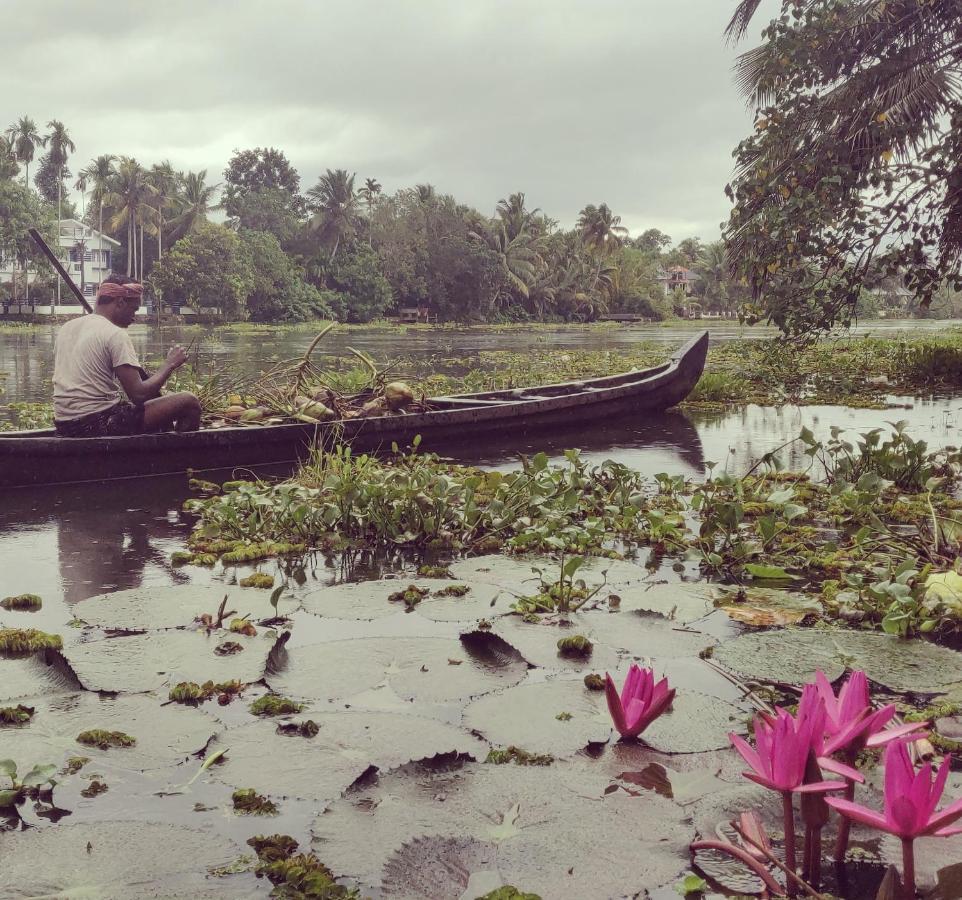 Sunsets And Palm Trees Alappuzha Exterior foto